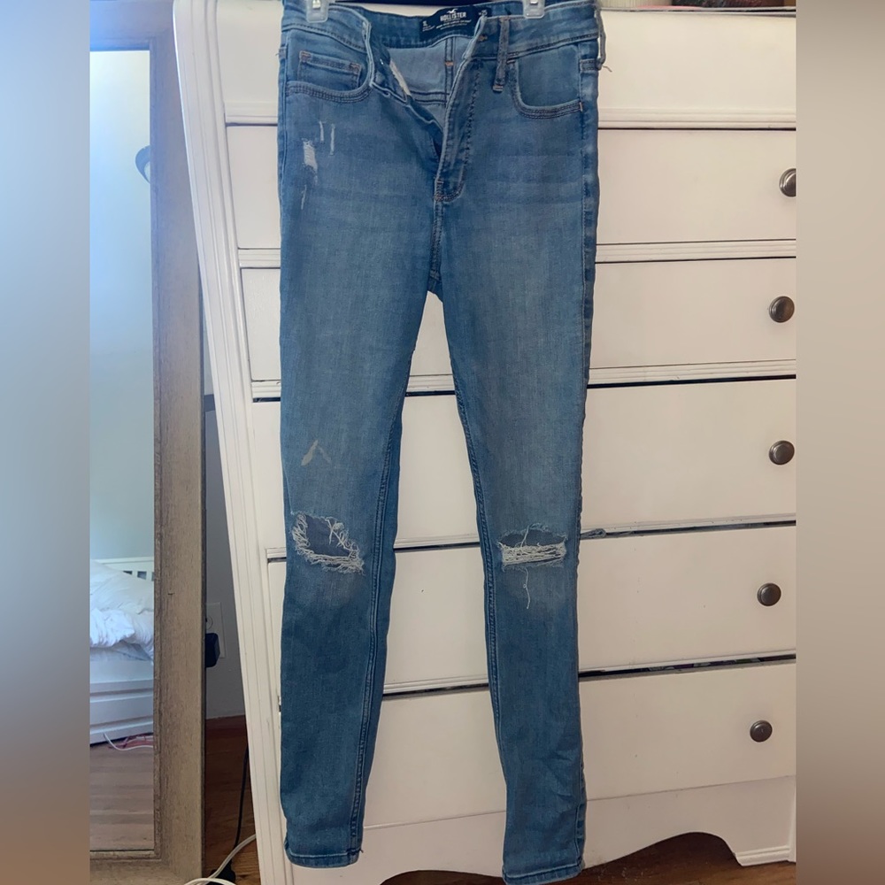 Hollister ripped skinny jeans